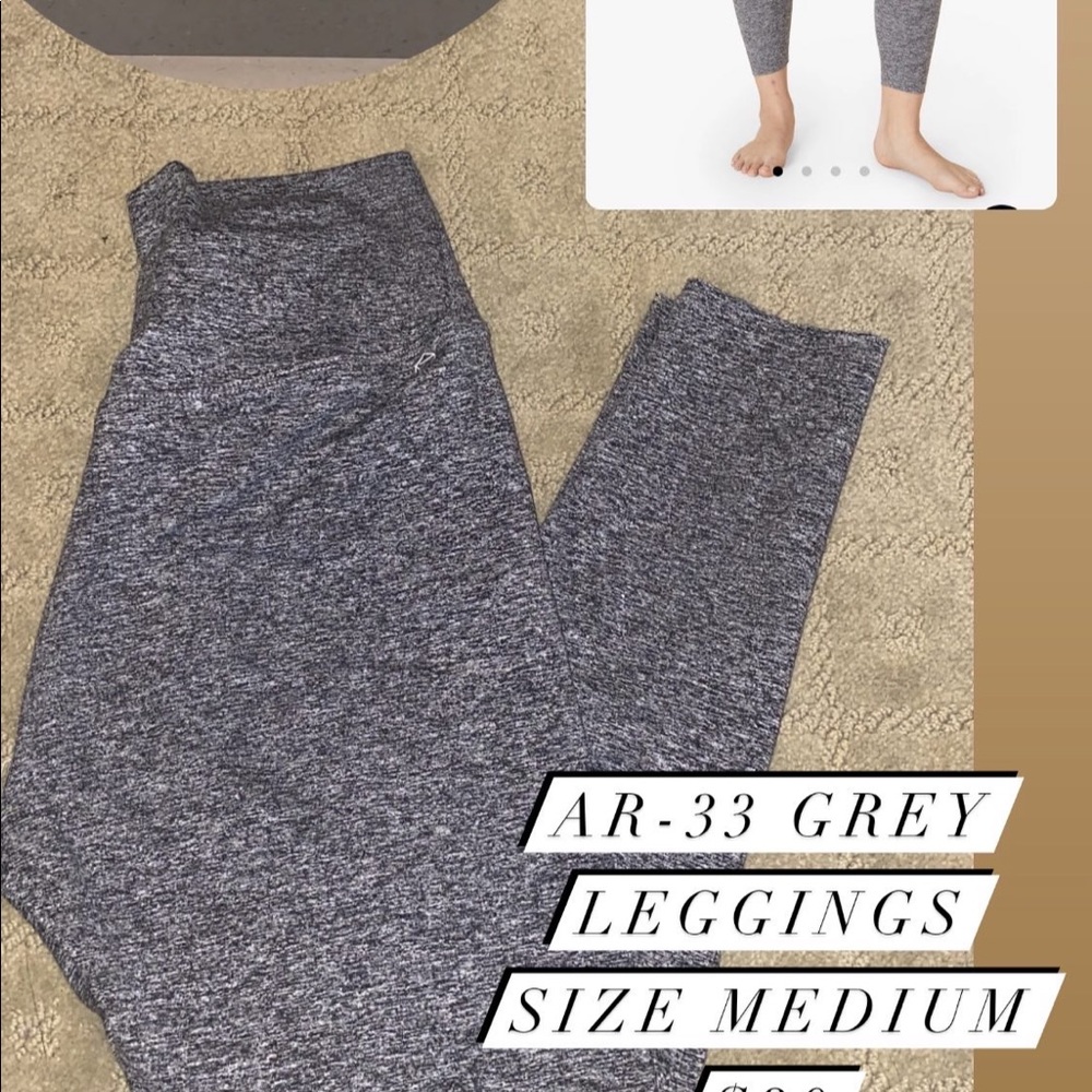 AR-33 crop grey leggings
